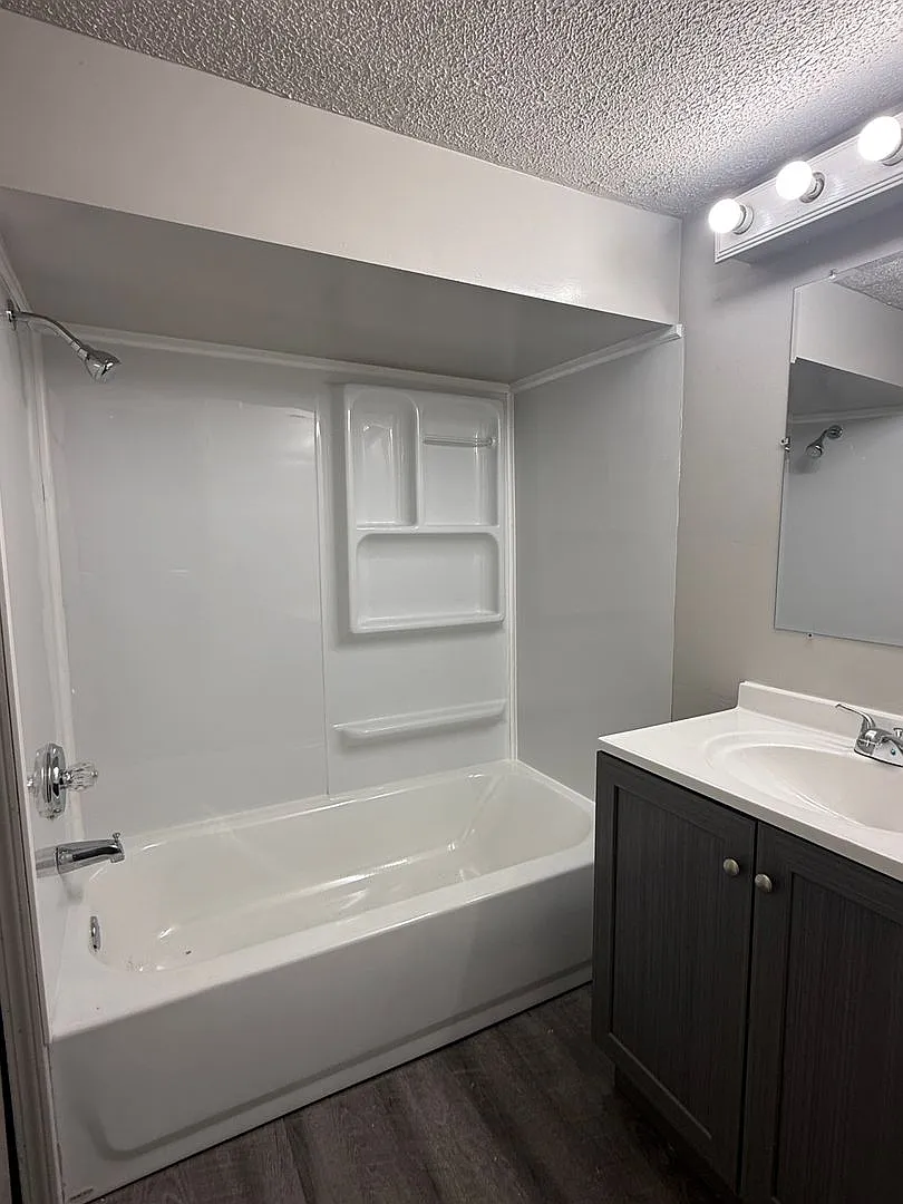 Cute, Cozy & Available Now- Section 8 accepted — Photo 3