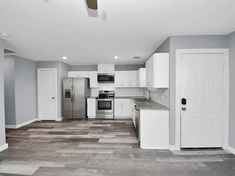 618 Maple Way #B — Photo 12