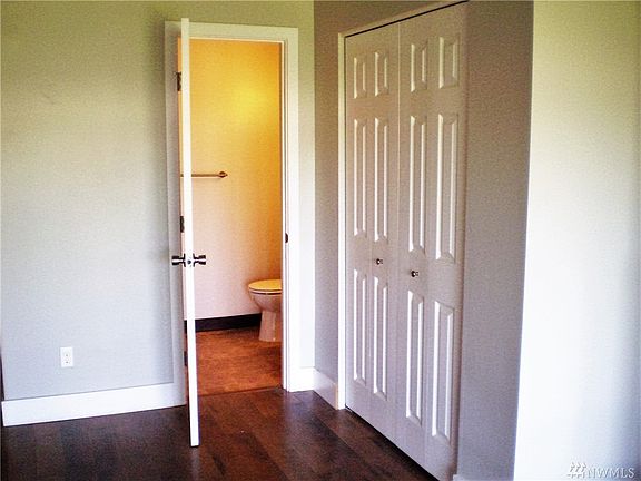 5th image of 823 S Fairbanks Dr