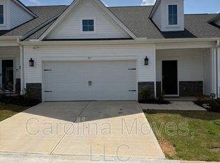 717 Isleworth Ln, Greenville, SC 29611