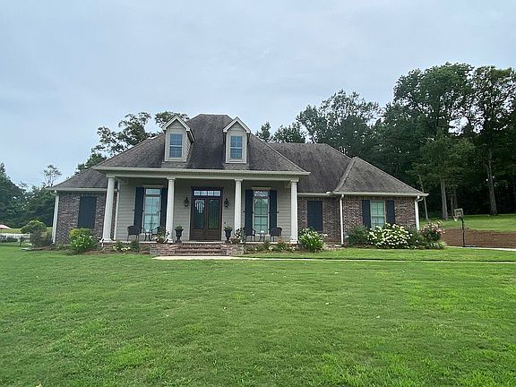 2nd image of 200 Petrus Cir