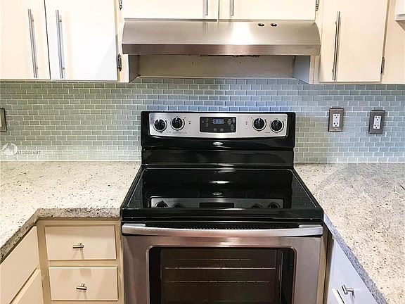 3rd image of 8290 Lake Dr APT 515