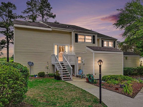 3rd image of 317 Lakeview Dr. #317