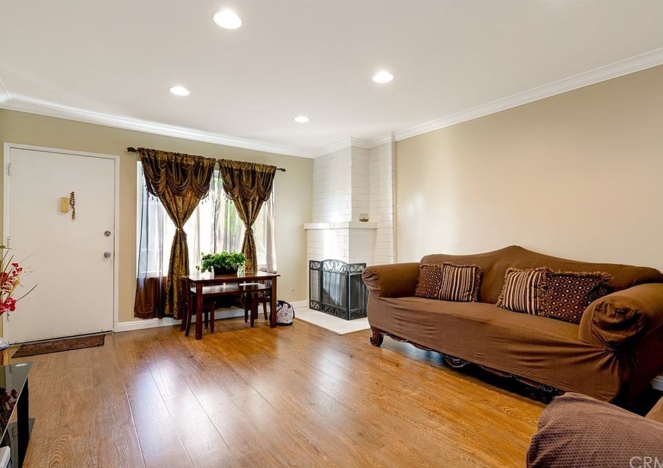 1st image of 1541 E La Palma Ave #8