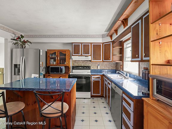 5th image of 91 Whitney Drive