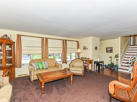 2nd image of 819 Bradoc St