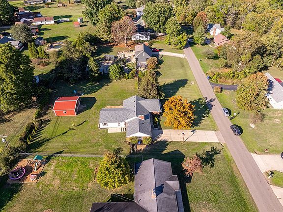 4th image of 14 Fruit Hill Dr