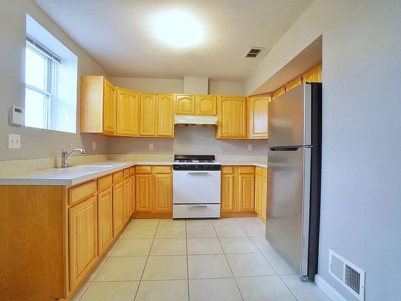 5th image of 16 Depew Pl Floor 1