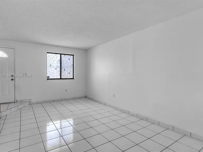 1811 SW 107th Ave #2302 — Photo 6
