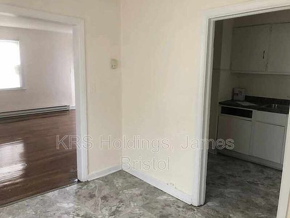 4th image of 1710 Watts Ln