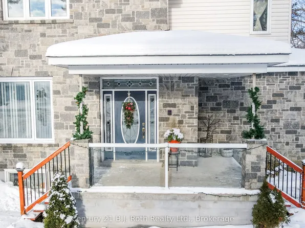 3276 Turnbull Dr, Severn, ON L3V 0Y4