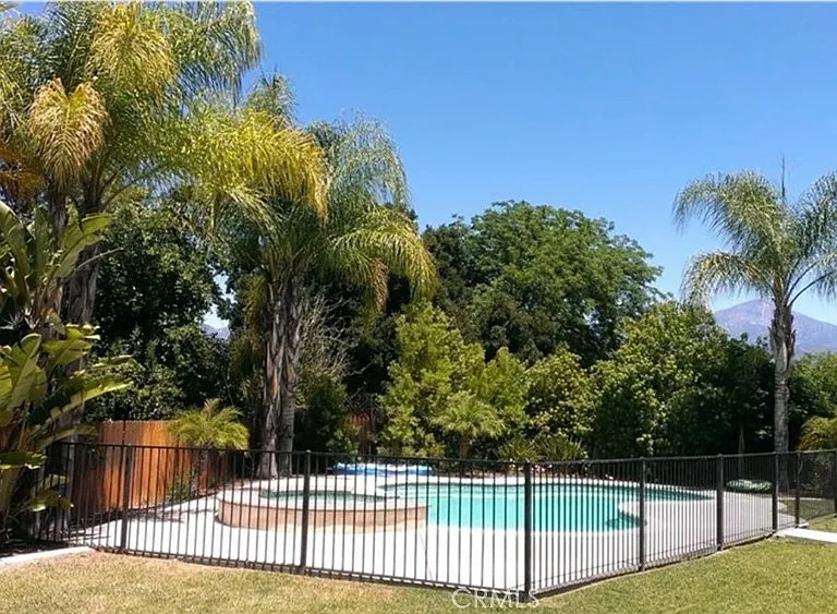 43 Valencia Ln — Photo 23