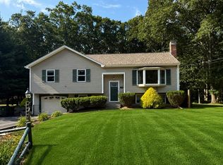 29 Overlook Dr, Bellingham, MA 02019