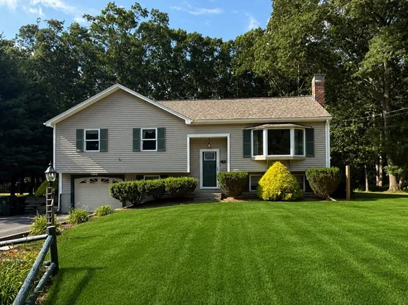 29 Overlook Dr, Bellingham, MA 02019