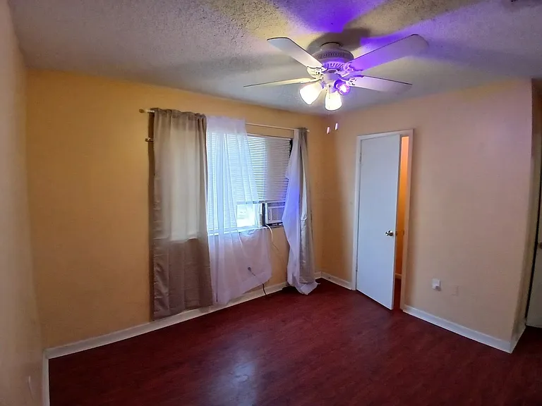 618 Oaks Hollow Ct — Photo 3