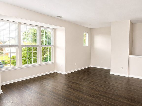 4th image of 1000 Grey Fox Cir