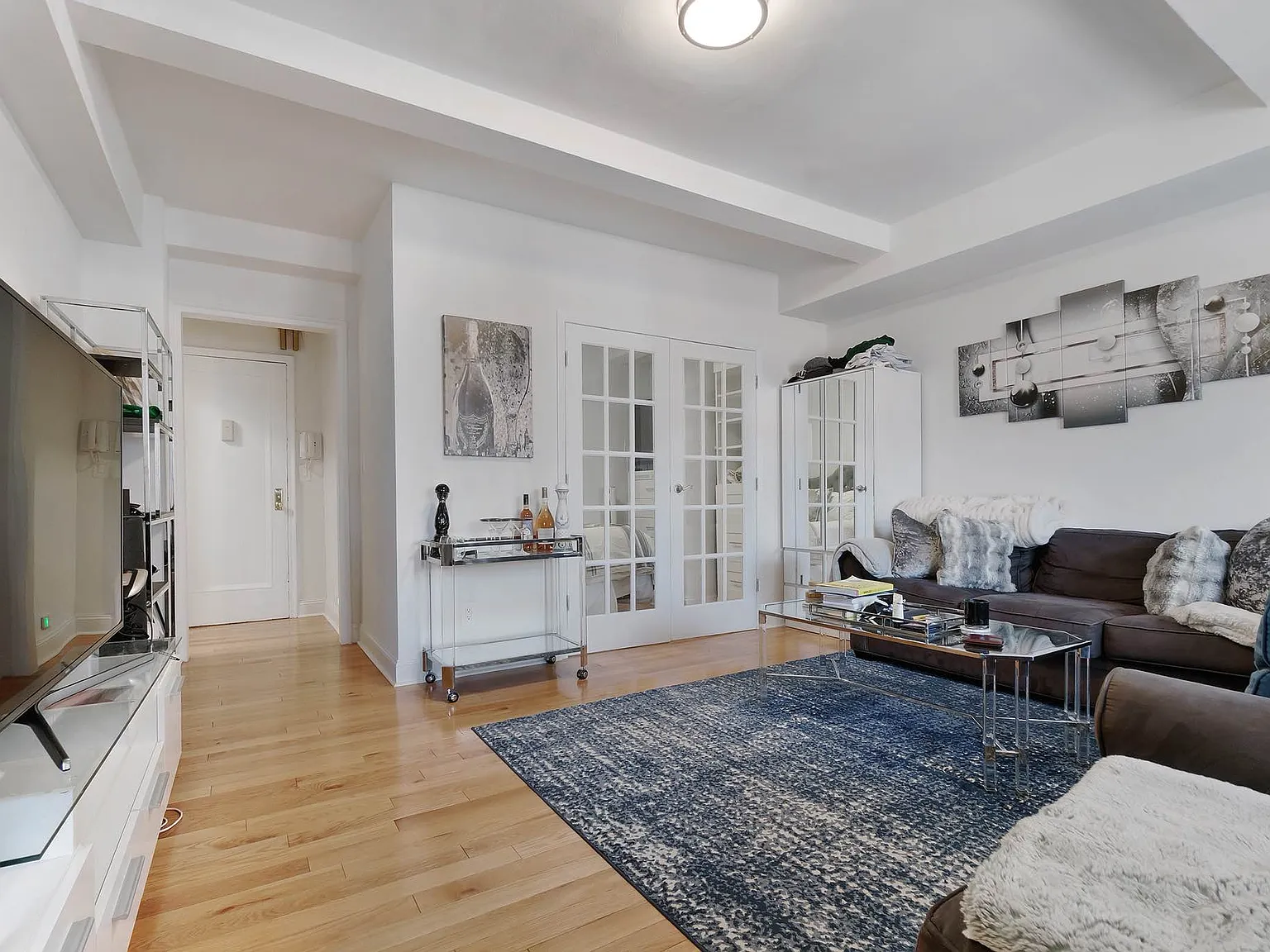 161 West 16th Street — Photo 2