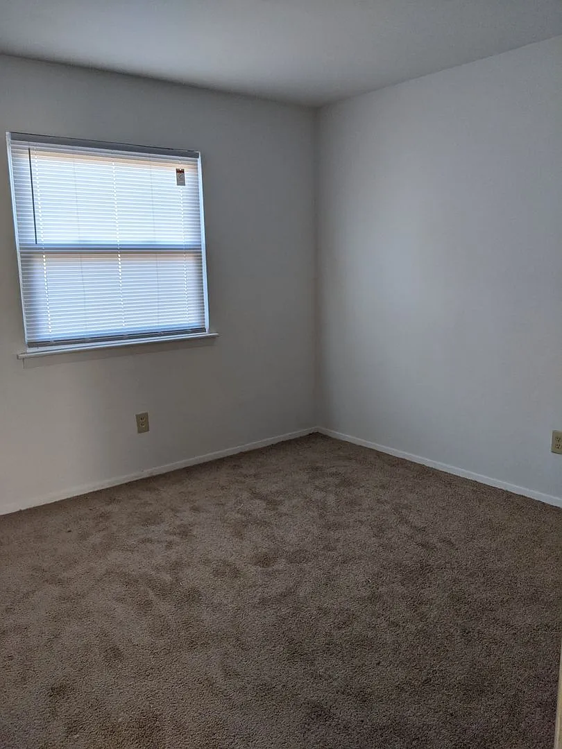 Wickham Square Apartments — Photo 1