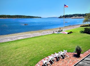 3822 Point White Dr NE, Bainbridge Island, WA 98110