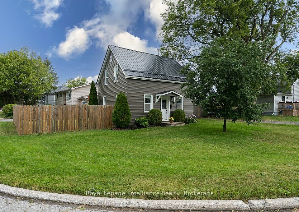 1st image of 61 Pelham St