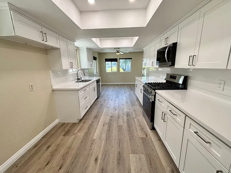 4301 Green Ave — Photo 9