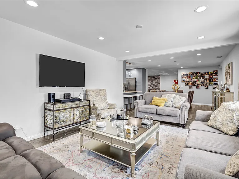 3078 Trinity Dr — Photo 6