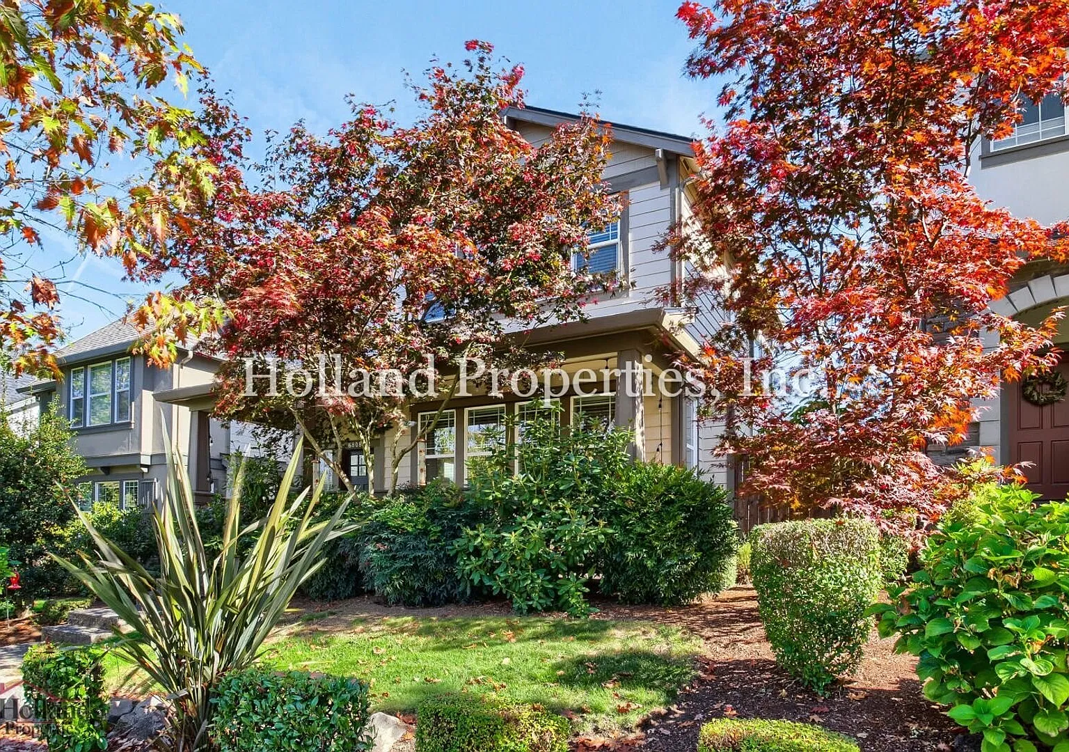 Spacious & Stylish 4-Bedroom Home with Green-Space Views, A/C & Community Pool — Photo 2