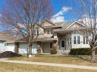 826 Barrington Rd, Iowa City, IA 52245