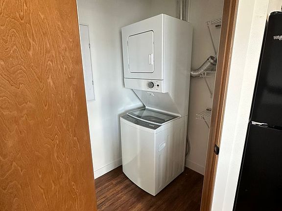 3rd image of 105 Central Ave W #2