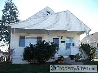 756 Adams Ave photo 1