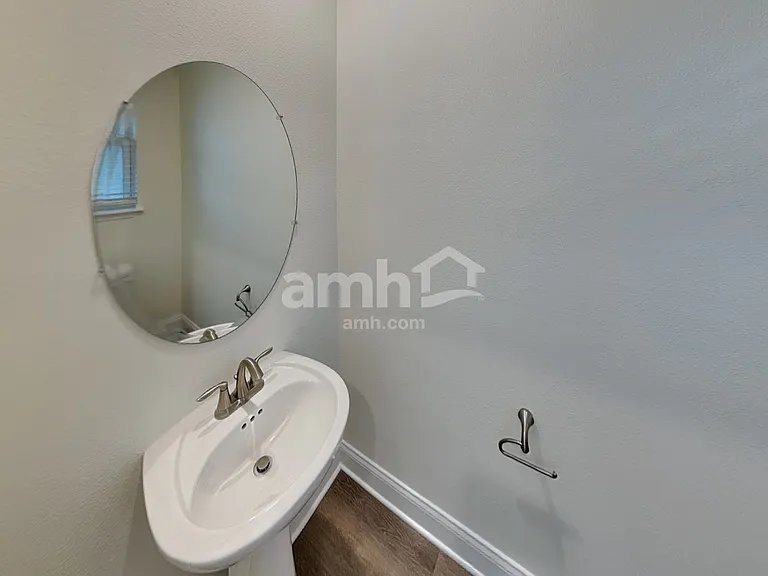 5674 Dease Rd — Photo 7