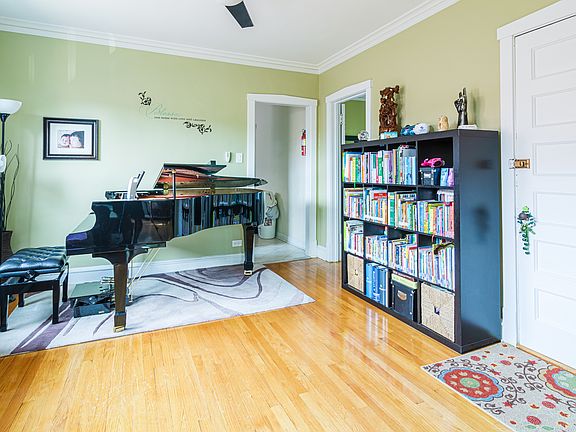 4th image of 6113 N Karlov Ave