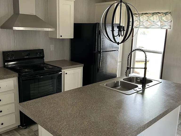 1839 Blue Ridge Dr — Photo 3