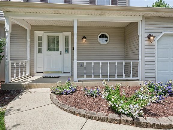 3rd image of 95 Winter Hill Cir