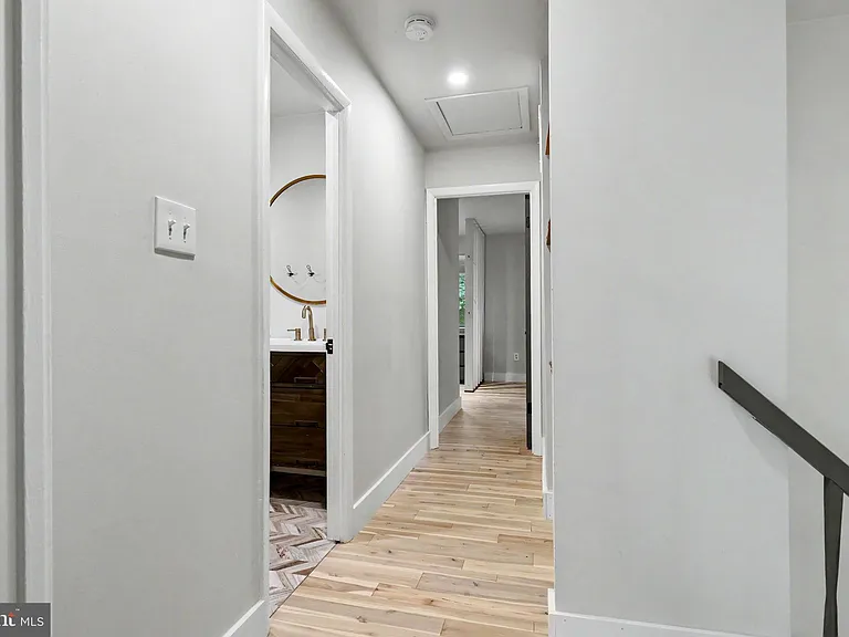 2105 Glencourse Ln — Photo 24