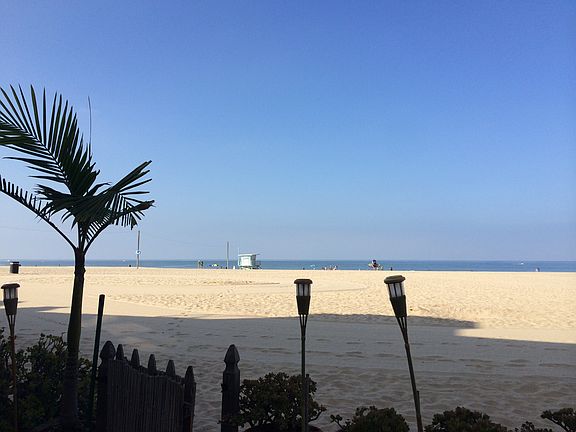 Front View of beach from Front View of Vuilding