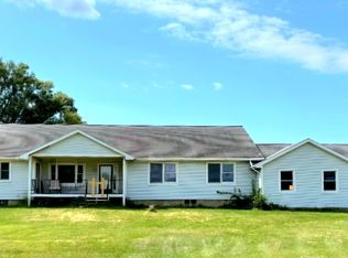 90 Flanders Rd, Charlotte, MI 48813