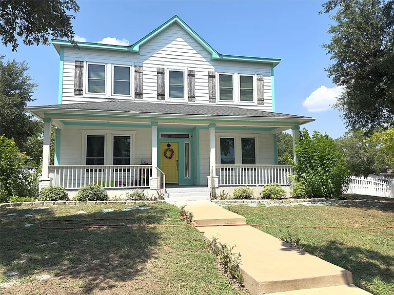 401 Witte — Photo 1