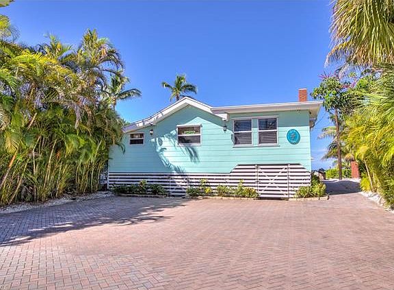4th image of 5520 Estero Blvd
