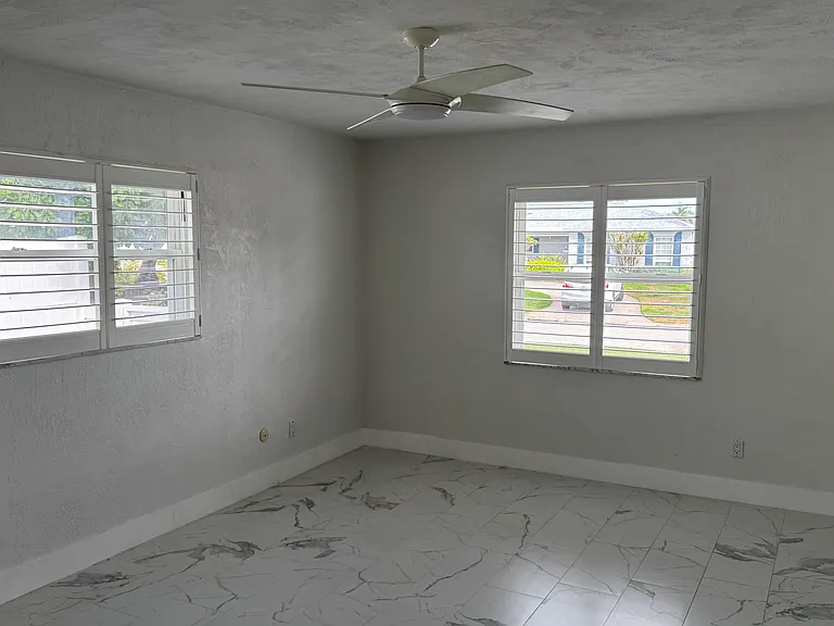 Front guest bedroom