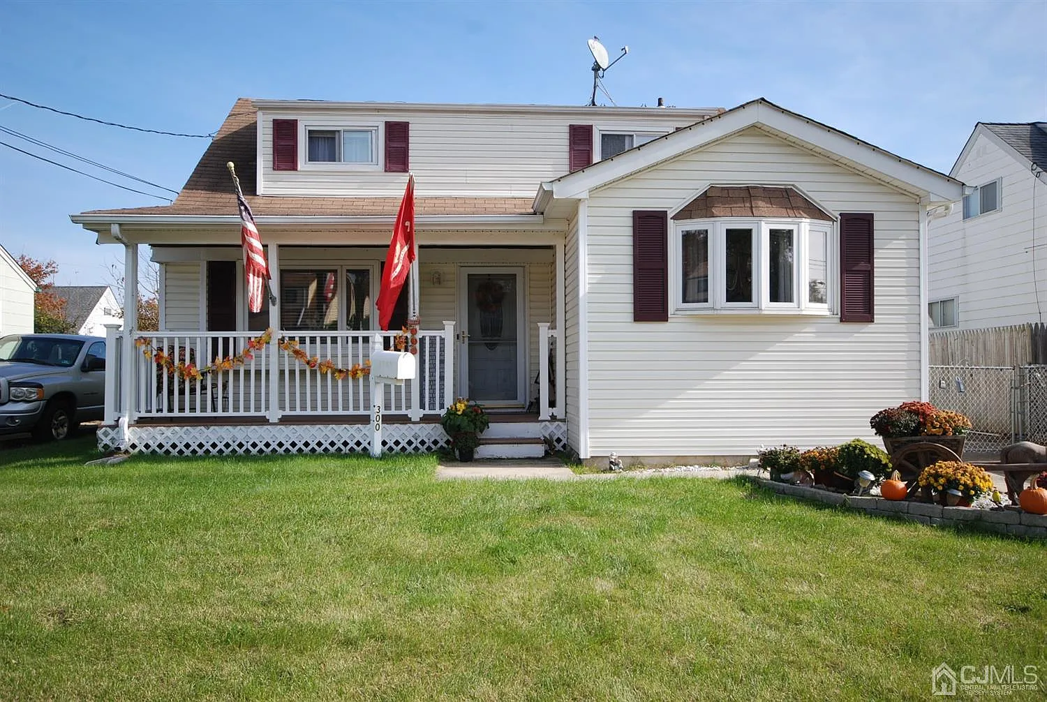 300 Herbert Ave photo 1