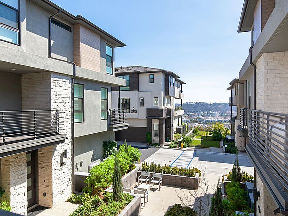 4th image of 2934 Via Alta Pl