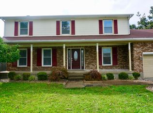 301 Chippendale Ct, Louisville, KY 40214