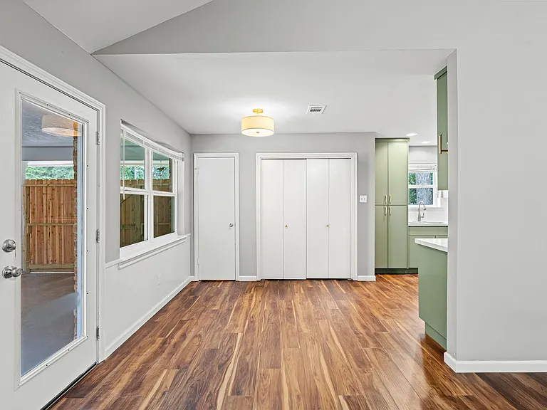 25802 Maplewood Dr — Photo 12