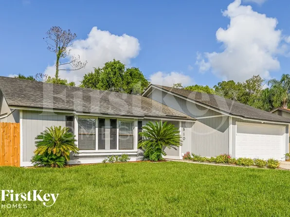 810 Aries Rd W, Jacksonville, FL 32216