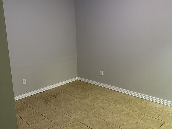 5th image of 411 Bergen Ave #B