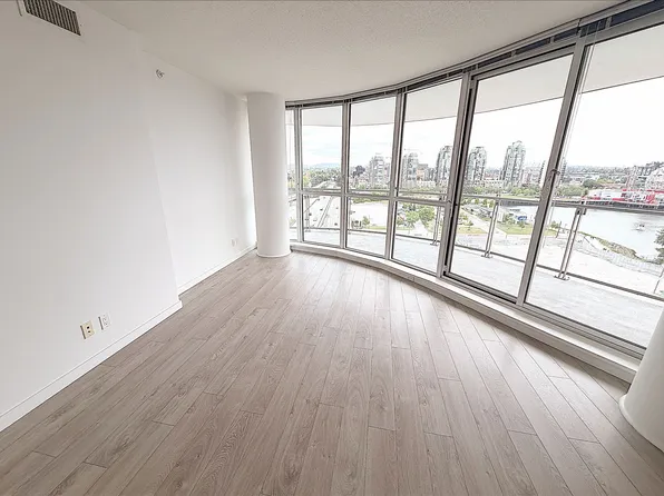685 Pacific Blvd, Vancouver, BC
