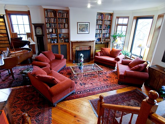 5th image of 622 W Briar Pl #Penthouse