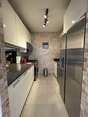 4th image of 99 John St APT 715