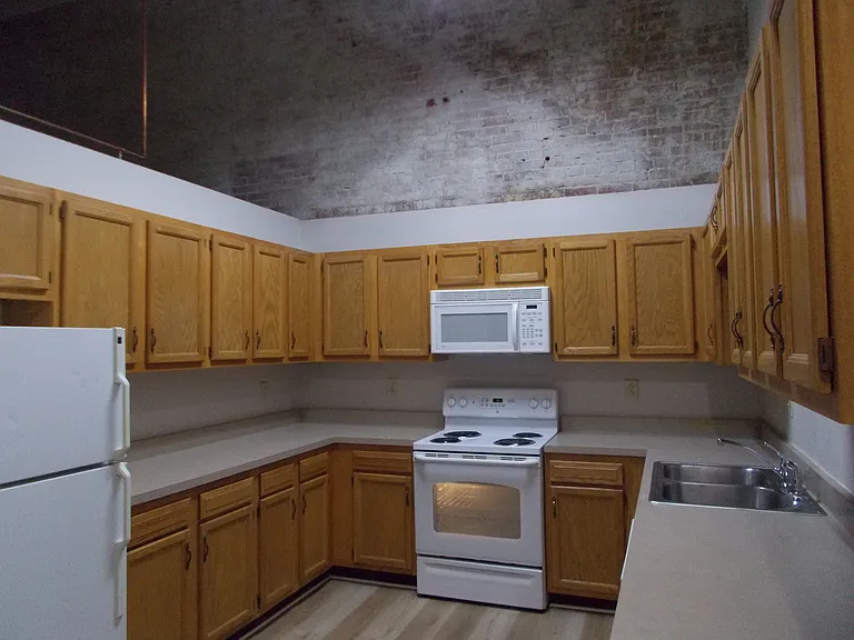 216 N 4th St — Photo 3